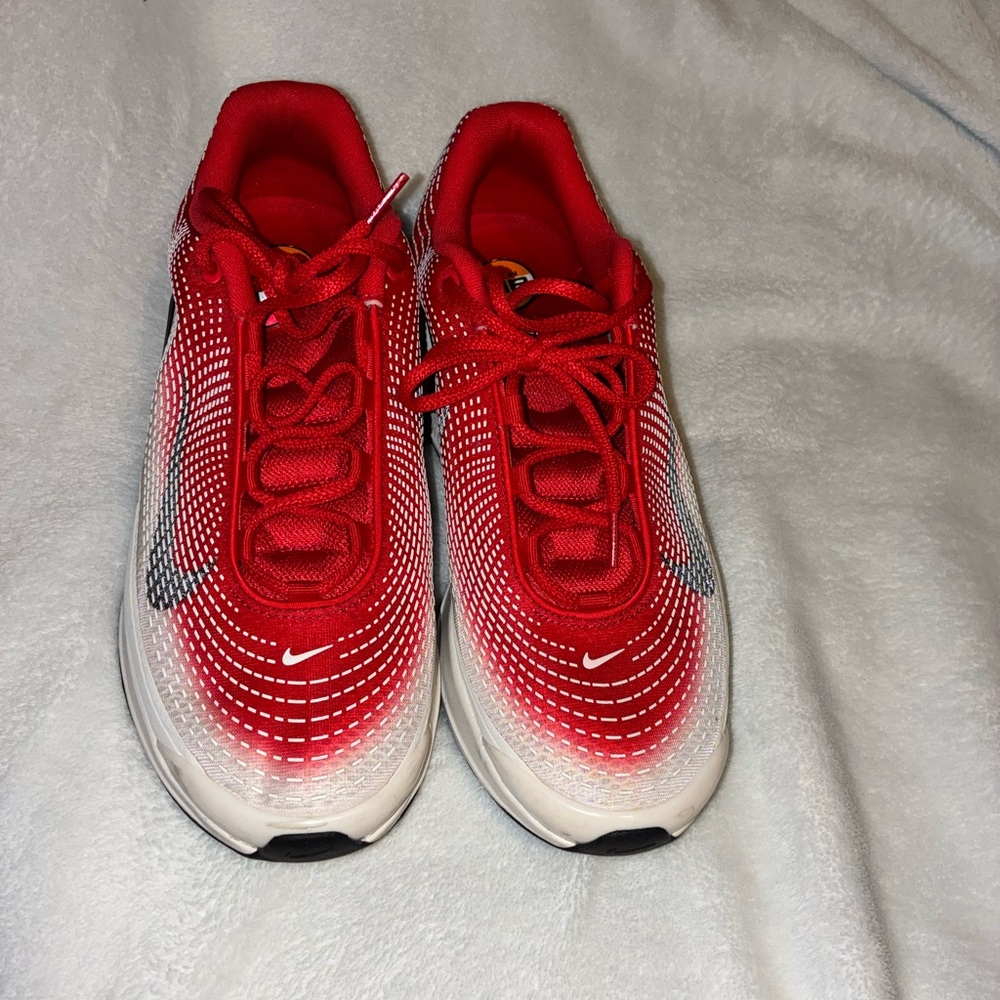 Nike Dynamic Red and White Running Shoes
